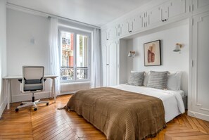 2 bedrooms, iron/ironing board, WiFi, bed sheets - Blueground | Passy, near shopping & markets (Paris)