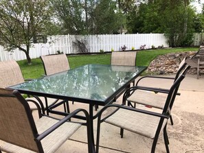 Outdoor dining - Family Friendly Home Central to Black Hills Fooseball Ping Pong Books Toys Books (Rapid City)