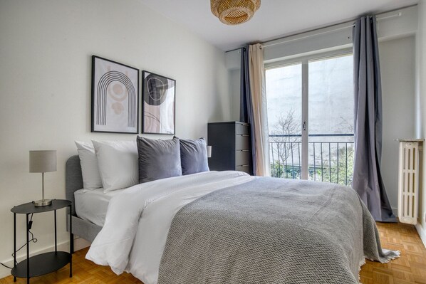 2 bedrooms, iron/ironing board, WiFi, bed sheets