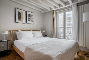 1 bedroom, iron/ironing board, WiFi, bed sheets - Blueground | Sentier - Montorgueil, near stores (Paris)