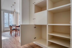 Interior - Blueground | Batignolles, near park, family area (Paris)