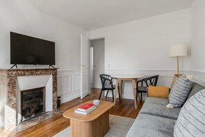 Fernseher, Stereoanlage