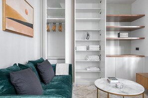 Télévision, chaîne hi-fi