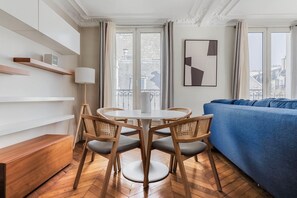 Dining - Blueground | Europe, close to trains & offices (Paris)