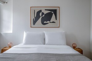 2 bedrooms, iron/ironing board, WiFi, bed sheets - Blueground | Le Marais - Republique, nr shops (Paris)