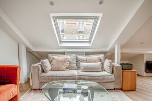 Fernseher, Stereoanlage