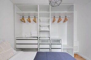 2 sovrum, strykjärn/strykbräda, wi-fi och sängkläder