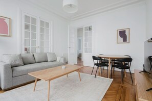 Fernseher, Stereoanlage
