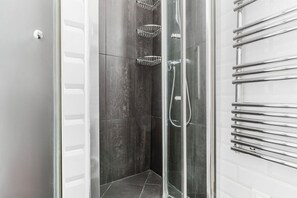 ヘアドライヤー、タオル