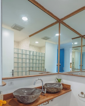 Comfort Apartment | Bathroom
