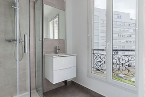 Hårføner og håndklær