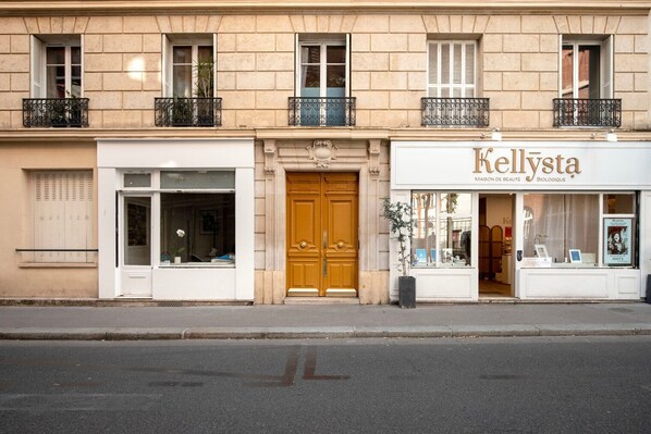 Exterior detail - Blueground | Pasteur - Montparnasse, furnished (Paris)