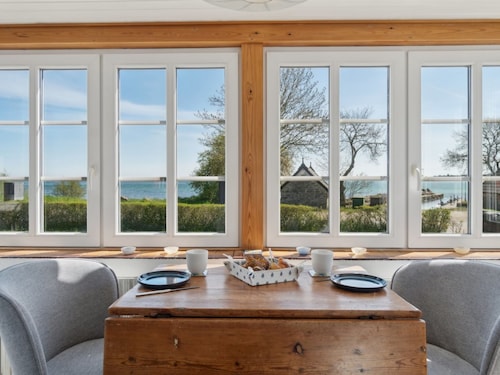 "Hakon" - 40m from the sea by Interhome