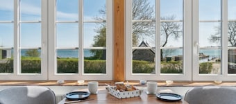 "Hakon" - 40m from the sea by Interhome