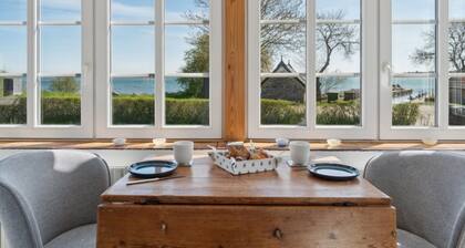 "Hakon" - 40m from the sea by Interhome