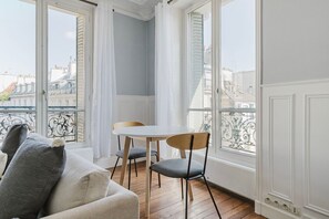 Interior - Blueground | Le Marais - Saint-Paul, furnished (Paris)