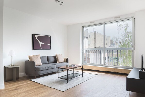 Télévision, chaîne hi-fi