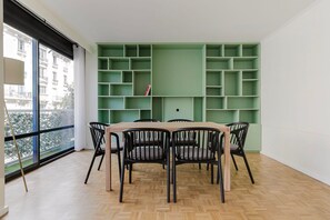 Dining - Blueground | Auteuil, doorman, nr Seine & offices (Paris)