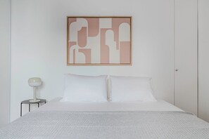 3 bedrooms, iron/ironing board, WiFi, bed sheets - Blueground | Le Marais-Republique, foodie area (Paris)
