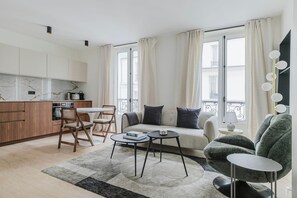 Fernseher, Stereoanlage