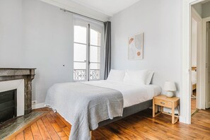 2 quartos, ferros/tábuas de passar roupa, Wi-Fi, roupa de cama