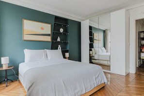 2 quartos, ferros/tábuas de passar roupa, Wi-Fi, roupa de cama