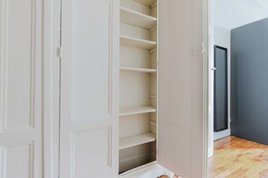 Interior - Blueground | Notre-Dame-des-Champs, nr dining (Paris)