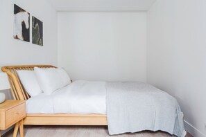 1 bedroom, iron/ironing board, WiFi, bed sheets - Blueground | Saint Germain des Pres, near garden (Paris)