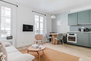 Télévision, chaîne hi-fi