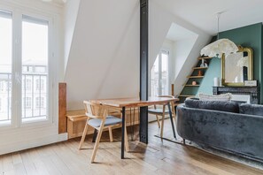 Fernseher, Stereoanlage