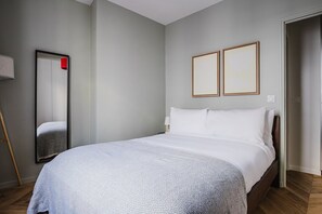 2 habitaciones, tabla de planchar con plancha, wifi y ropa de cama 
