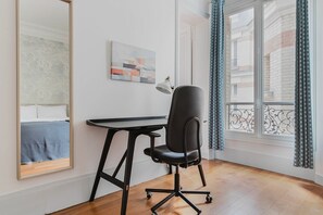 2 bedrooms, iron/ironing board, WiFi, bed sheets - Blueground | Porte Dauphine, elevator & washer (Paris)