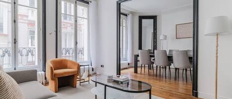 Fernseher, Stereoanlage