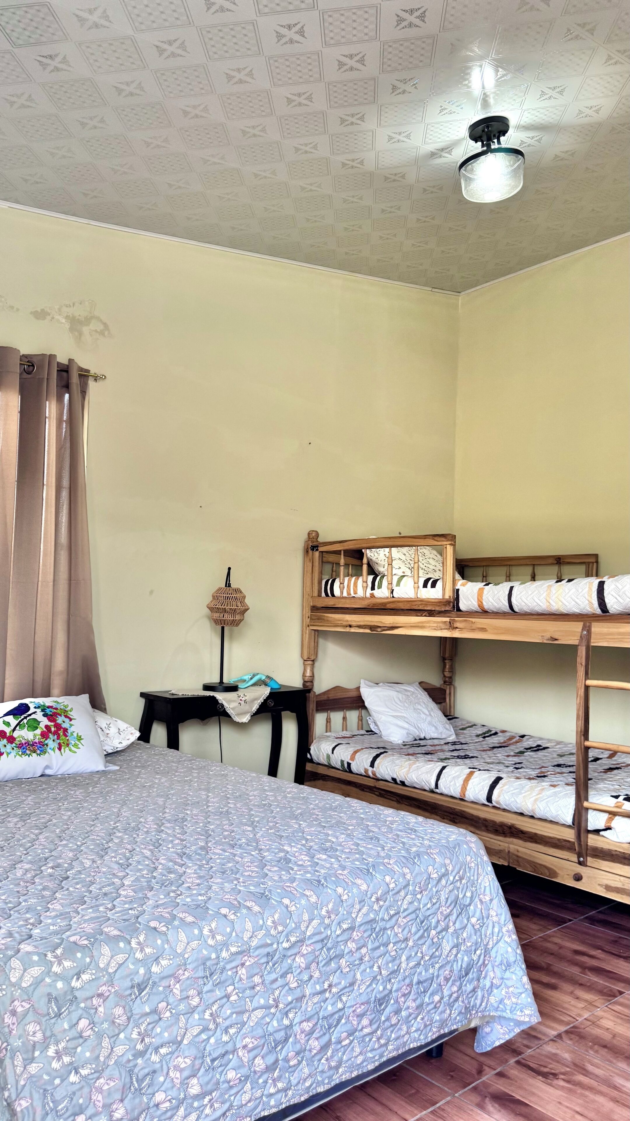 4 habitaciones, wifi gratis y ropa de cama 