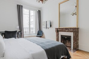 2 bedrooms, iron/ironing board, WiFi, bed sheets - Blueground | Ternes, fully furnished, washer (Paris)