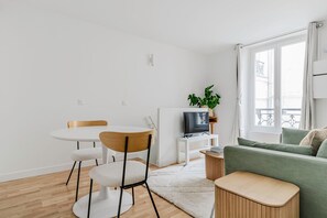 Fernseher, Stereoanlage