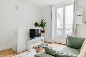 Fernseher, Stereoanlage