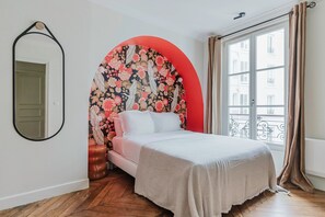 3 bedrooms, iron/ironing board, WiFi, bed sheets - Blueground | Saint Germain des Pres, w/d (Paris)