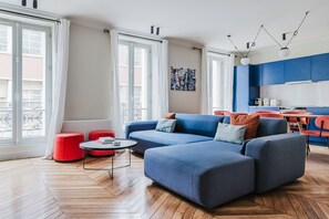 TV, stereo - Blueground | Saint Germain des Pres, w/d (Paris)