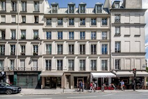Exterior - Blueground | Le Marais-Republique, washer (Paris)