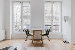 Interior - Blueground | Le Marais-Republique, washer (Paris)