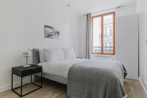 2 dormitorios, tabla de planchar con plancha, wifi y ropa de cama