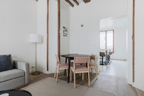 Dining - Blueground | Odéon, walk to Paris attractions (Paris)