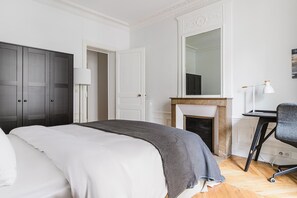 2 chambres, fer et planche à repasser, Wi-Fi, draps fournis