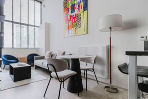 Dining - Blueground | Le Marais, washer, nr Seine & shops (Paris)