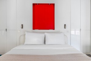 1 dormitorio, tabla de planchar con plancha, wifi y ropa de cama