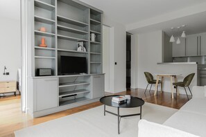 Fernseher, Stereoanlage