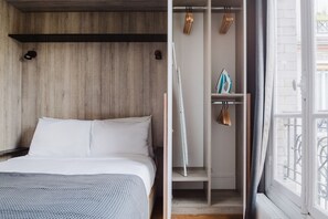 1 bedroom, iron/ironing board, WiFi, bed sheets - Blueground | Abbesses, elevator, nr Sacré Coeur (Paris)