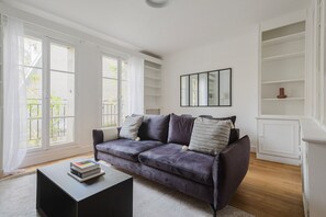 Télévision, chaîne hi-fi