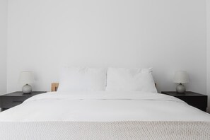 1 bedroom, iron/ironing board, WiFi, bed sheets - Blueground | Ternes, elevator & washer, nr park (Paris)